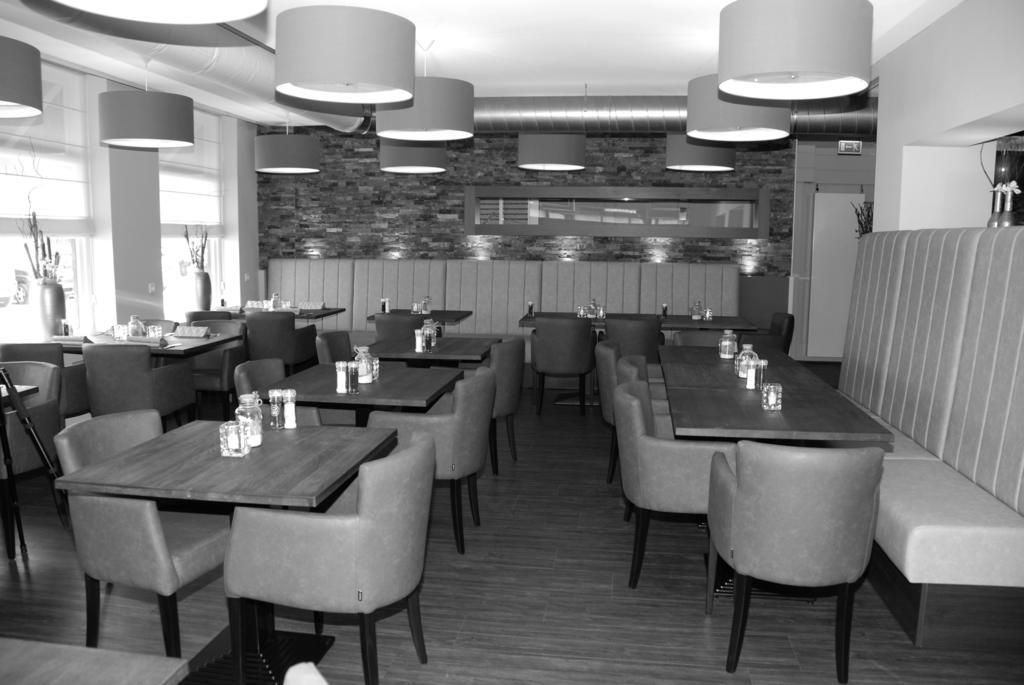 Hotel-Restaurant Thuis! Dinteloord Esterno foto